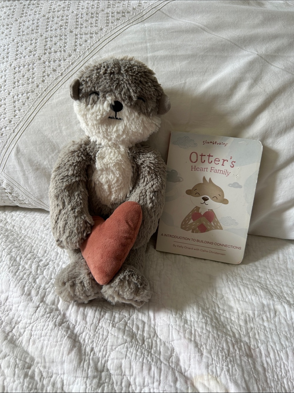 Slumberkins Gray & Cream Otter Plush Holding Rust Heart